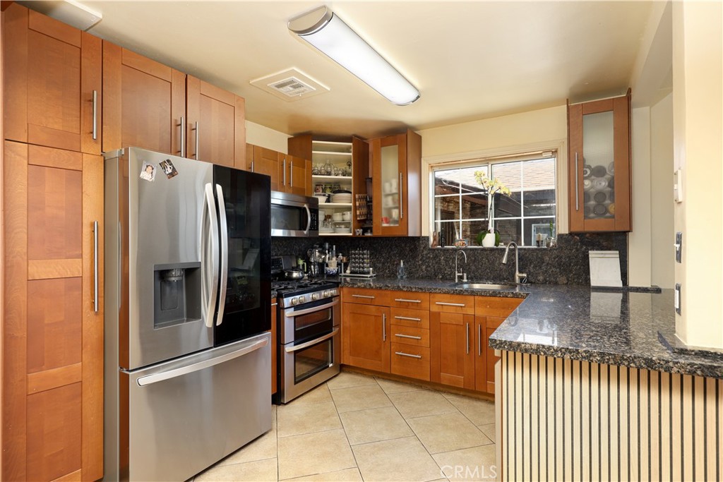 1307 S Cliveden Property Photo 8