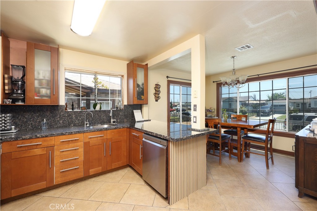 1307 S Cliveden Property Photo 10