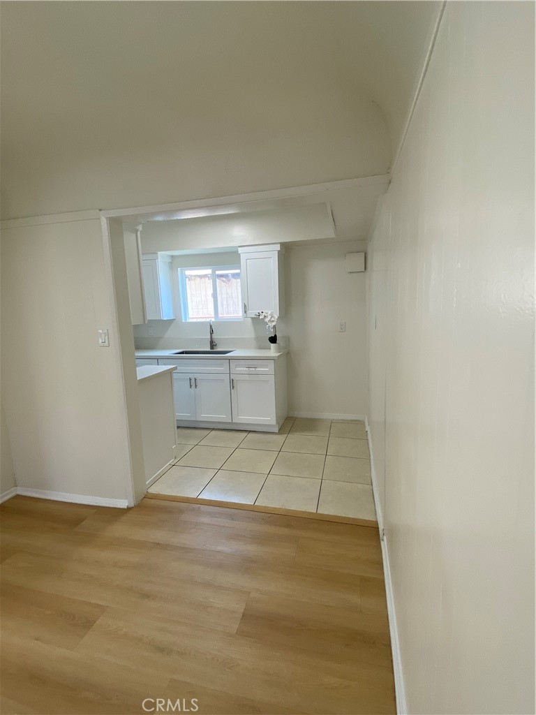 1366 W 37th Property Photo 3