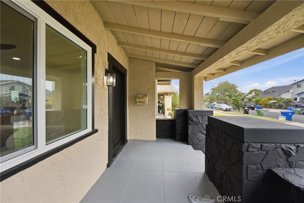 1724 W 43rd Street Property Photo 10