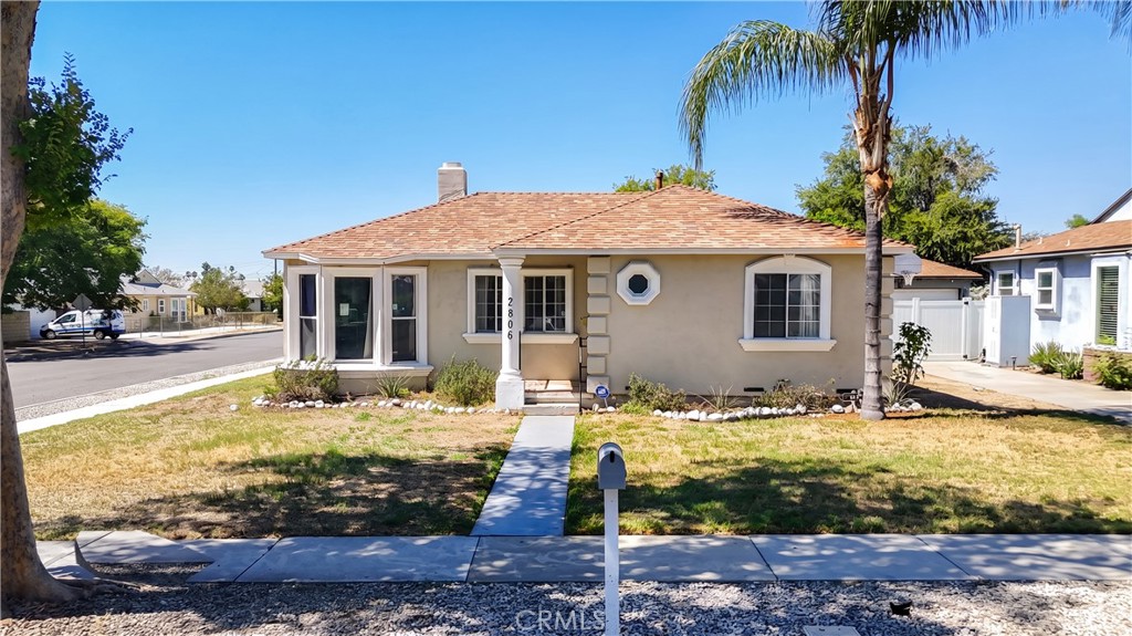 2806 Lawrence Avenue Property Photo 2