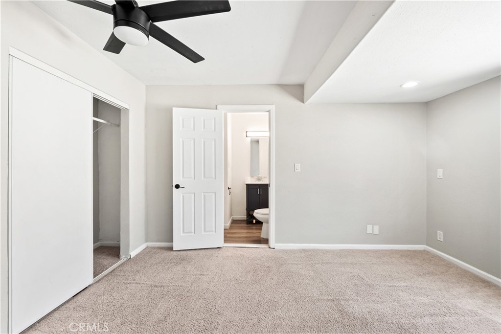 2806 Lawrence Avenue Property Photo 17