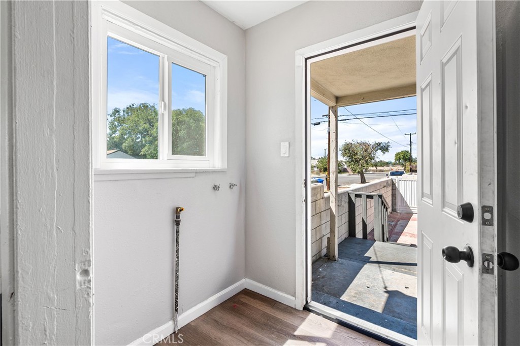 2806 Lawrence Avenue Property Photo 25