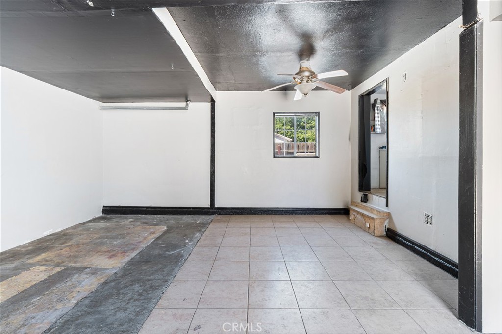 2806 Lawrence Avenue Property Photo 32