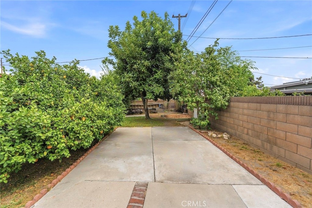 13748 Temple Property Photo 18