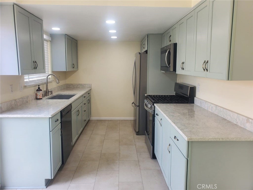 8039 Puritan Property Photo 10