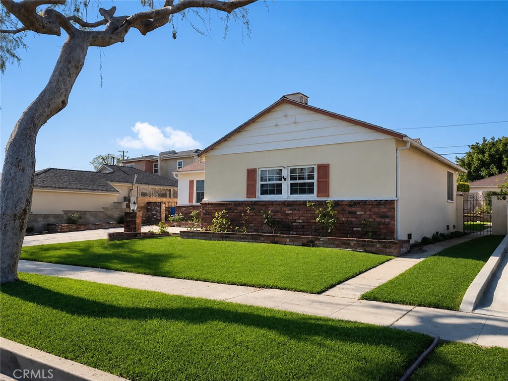 4443 Jasmine Property Photo 3