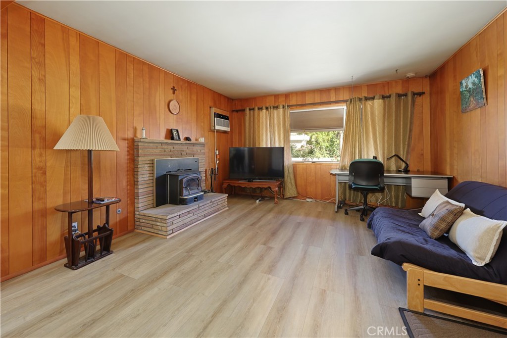 9802 Rives Avenue Property Photo 11