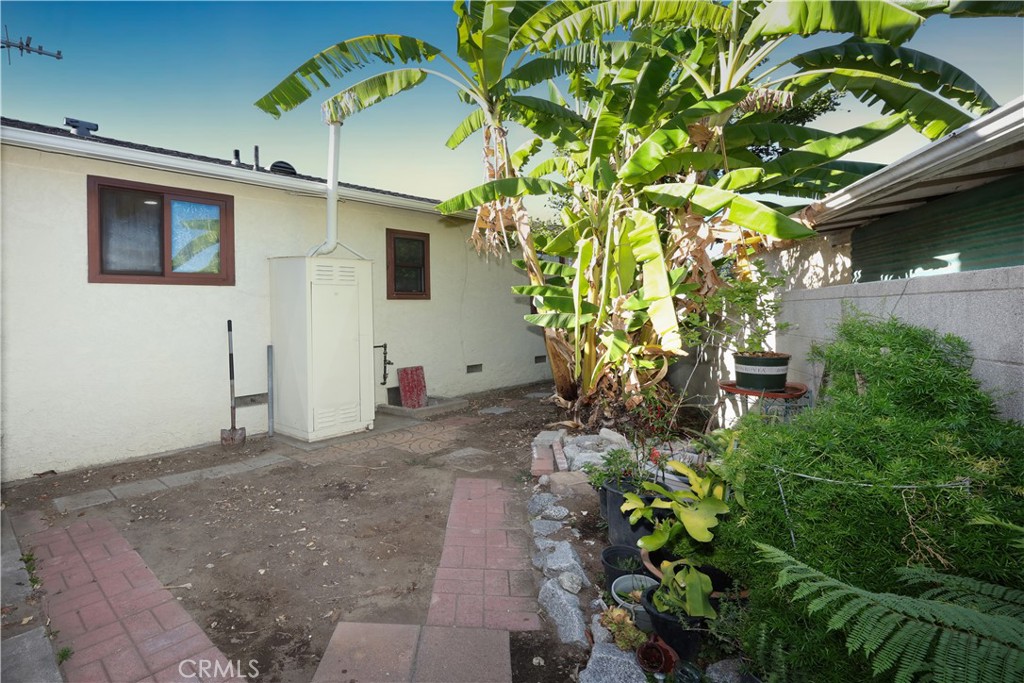 9802 Rives Avenue Property Photo 25