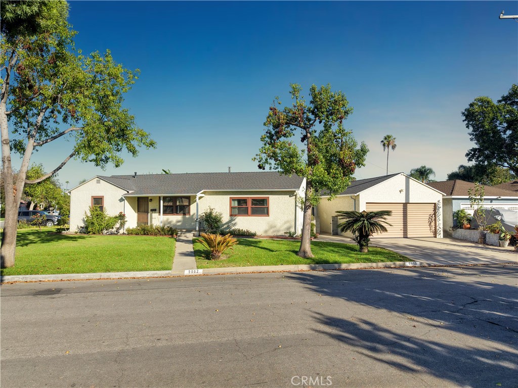 9802 Rives Avenue Property Photo 29