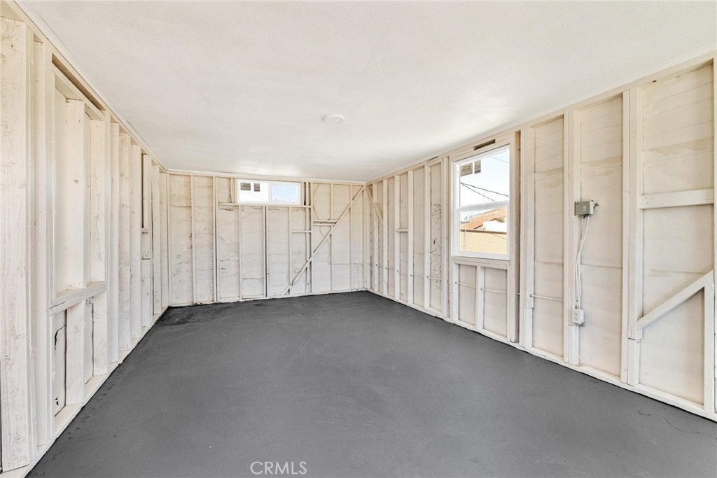 124 W Fredricks Property Photo 44
