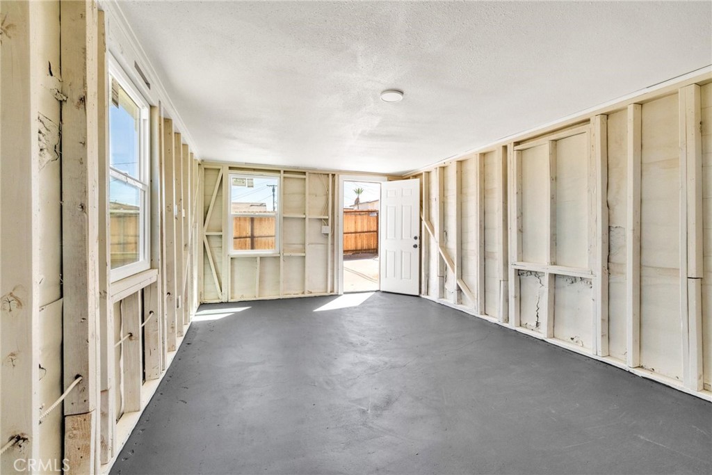 124 W Fredricks Property Photo 45
