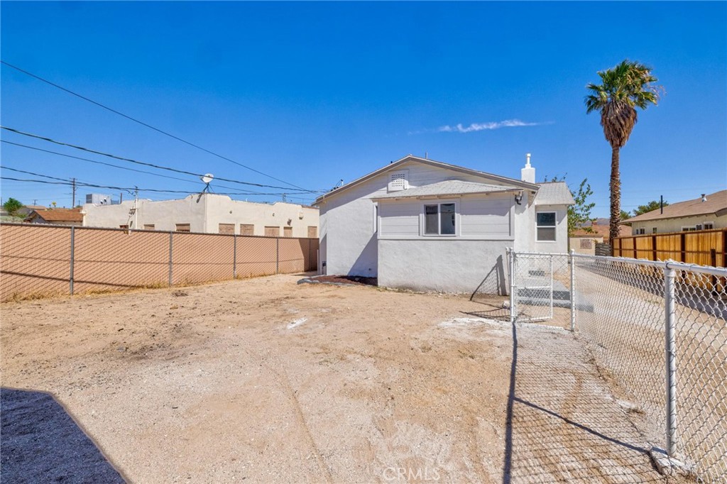 124 W Fredricks Property Photo 50