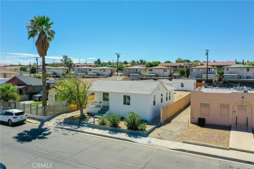 124 W Fredricks Property Photo 57