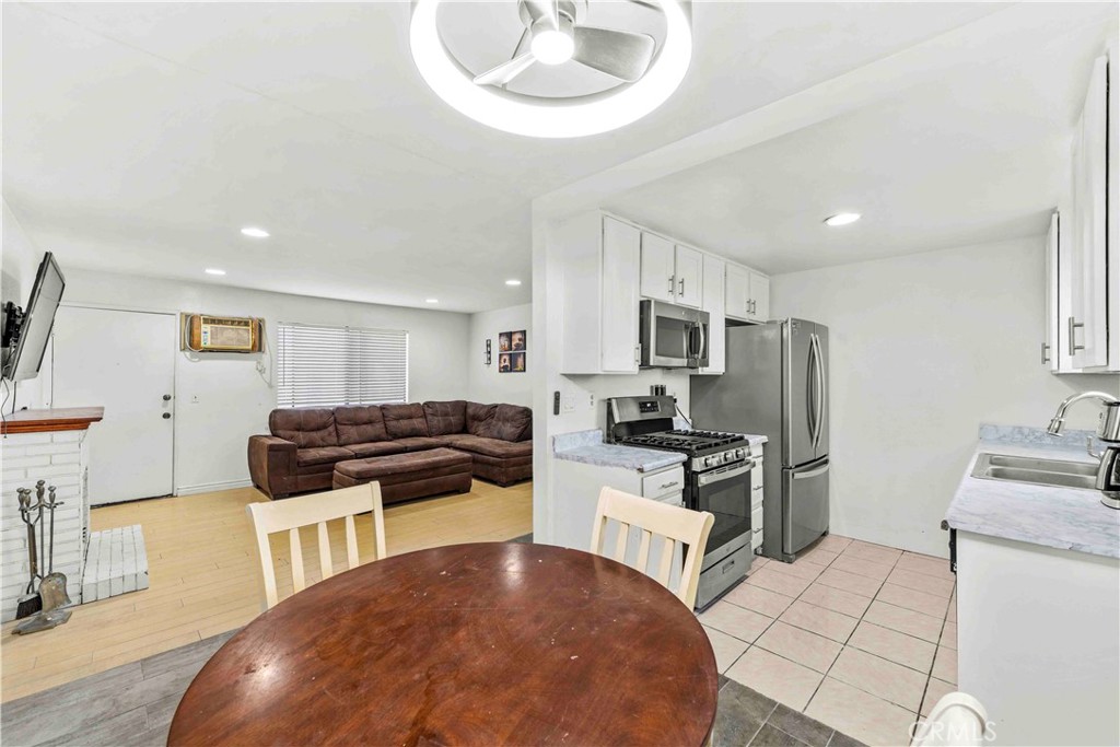 15351 Orange Ave 8 Property Photo 7