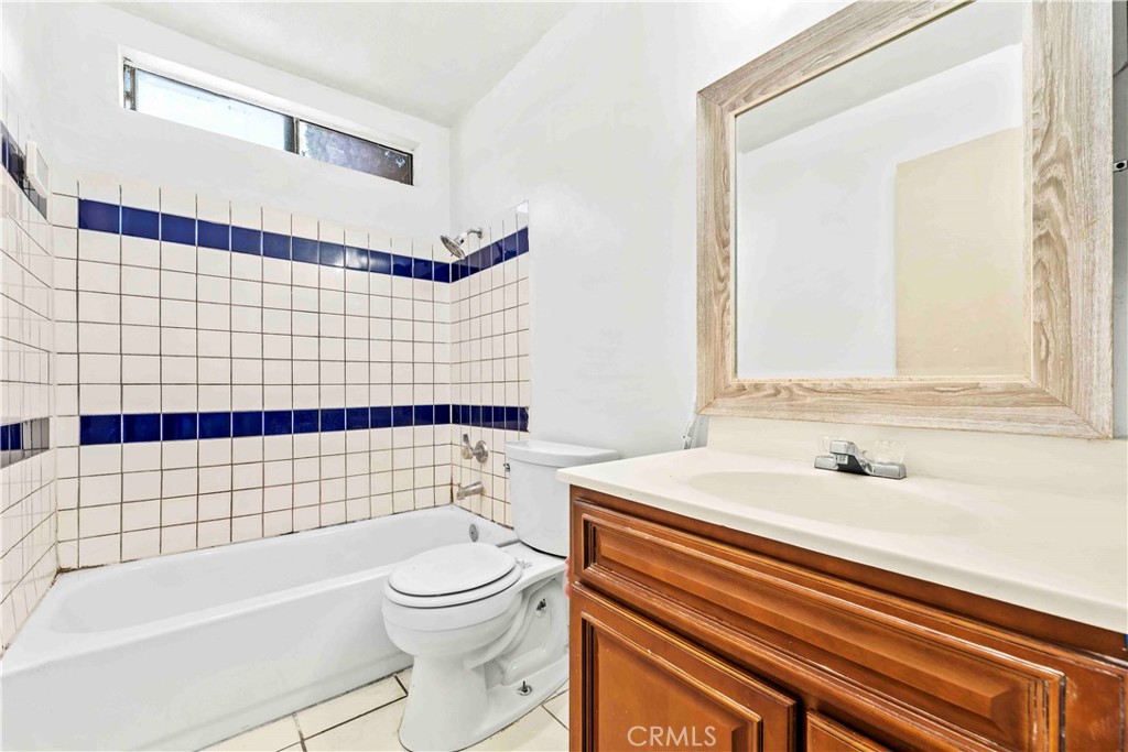 15351 Orange Ave 8 Property Photo 10