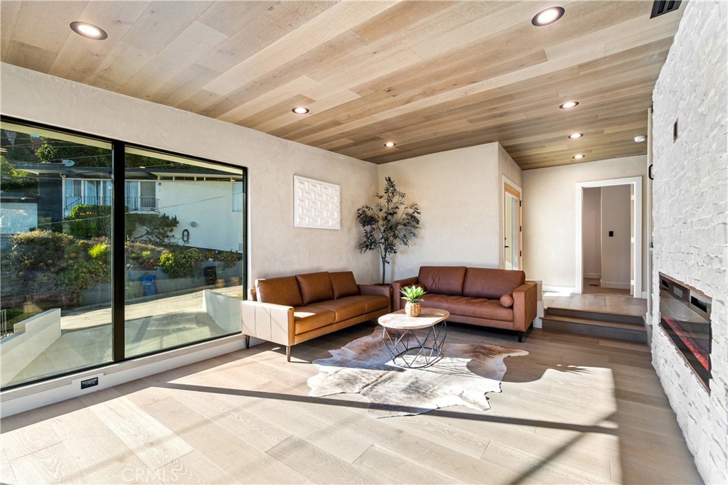 1734 Redesdale Avenue Property Photo 11