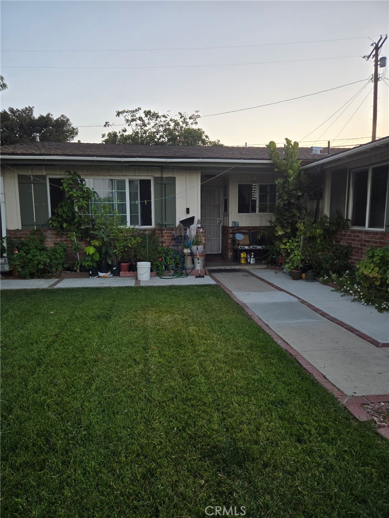 7827 Bakman Property Photo 1