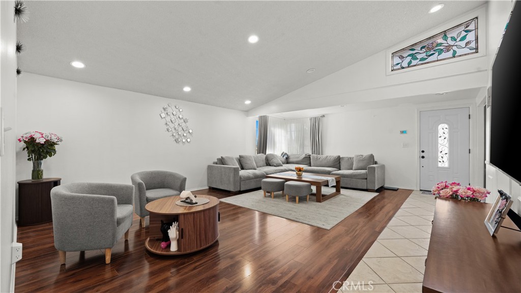 28140 Tambora Property Photo 8
