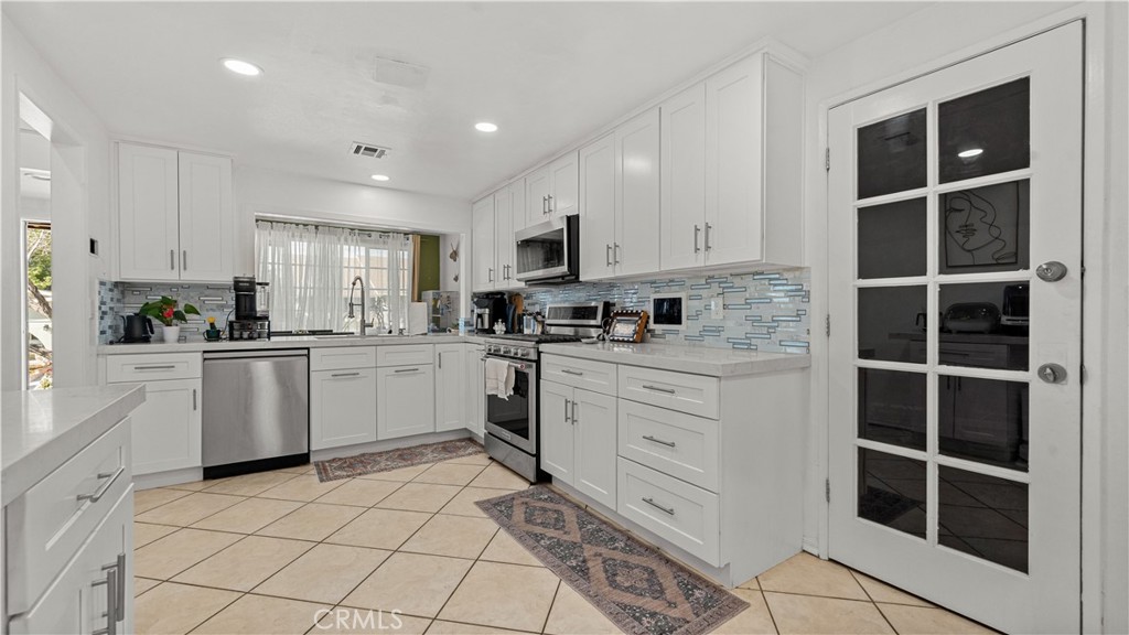 28140 Tambora Property Photo 17