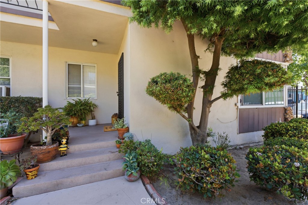 1327 E Appleton Street Property Photo 4