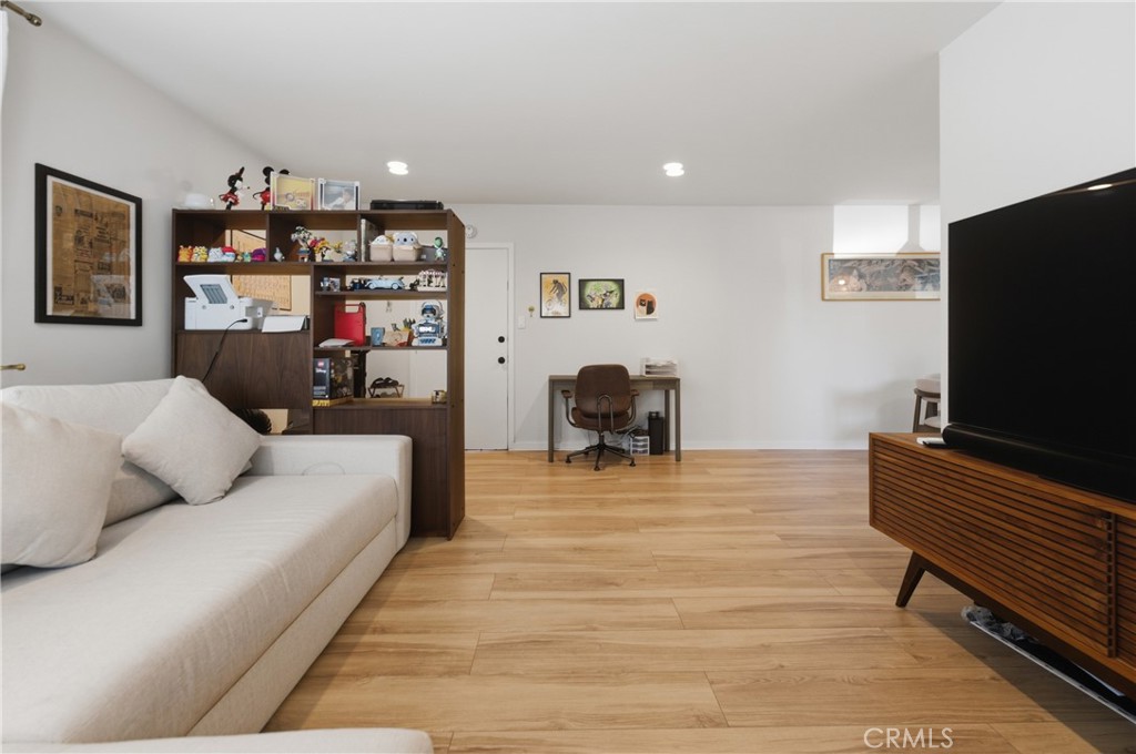 1327 E Appleton Street Property Photo 8