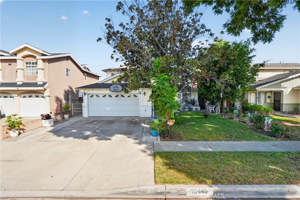 10445 Valley View Avenue Property Photo 1