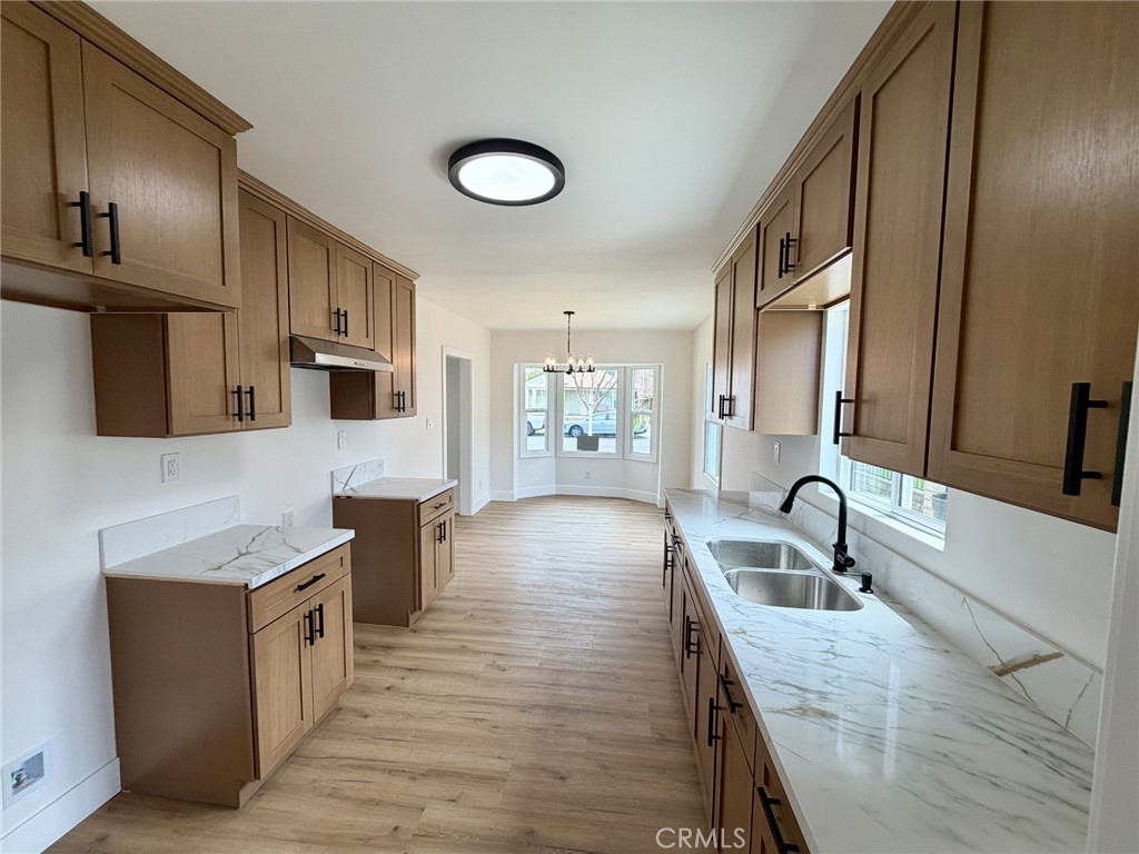 709 S Chester Avenue S Property Photo 7