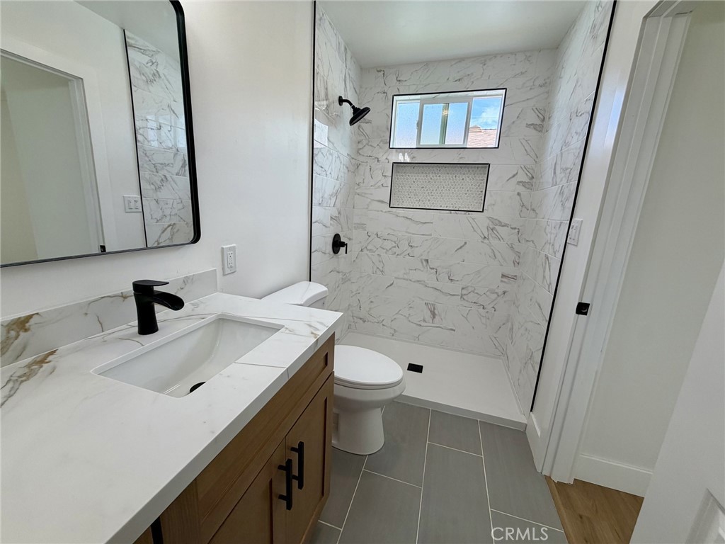 709 S Chester Avenue S Property Photo 13