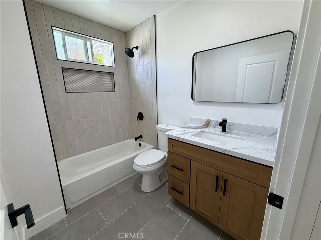 709 S Chester Avenue S Property Photo 16