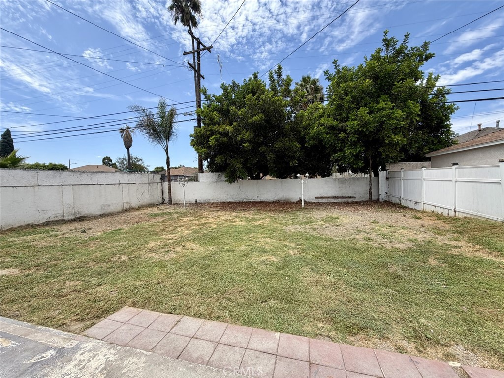 709 S Chester Avenue S Property Photo 20