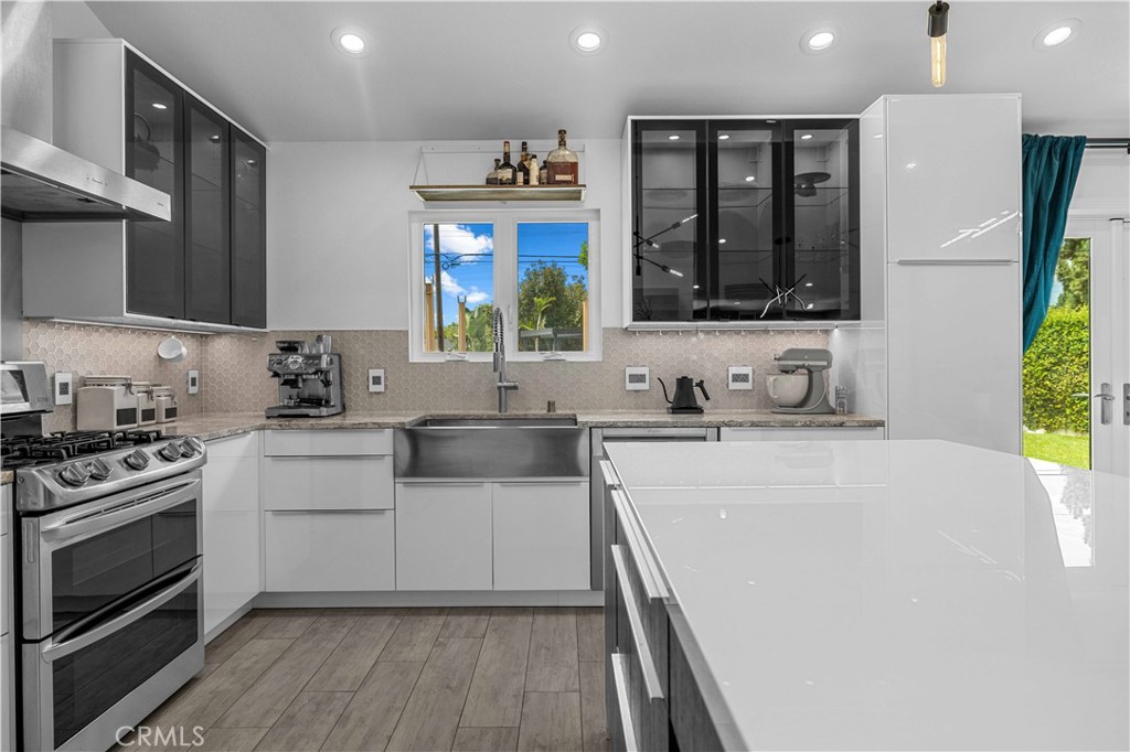3843 Marber Property Photo 9