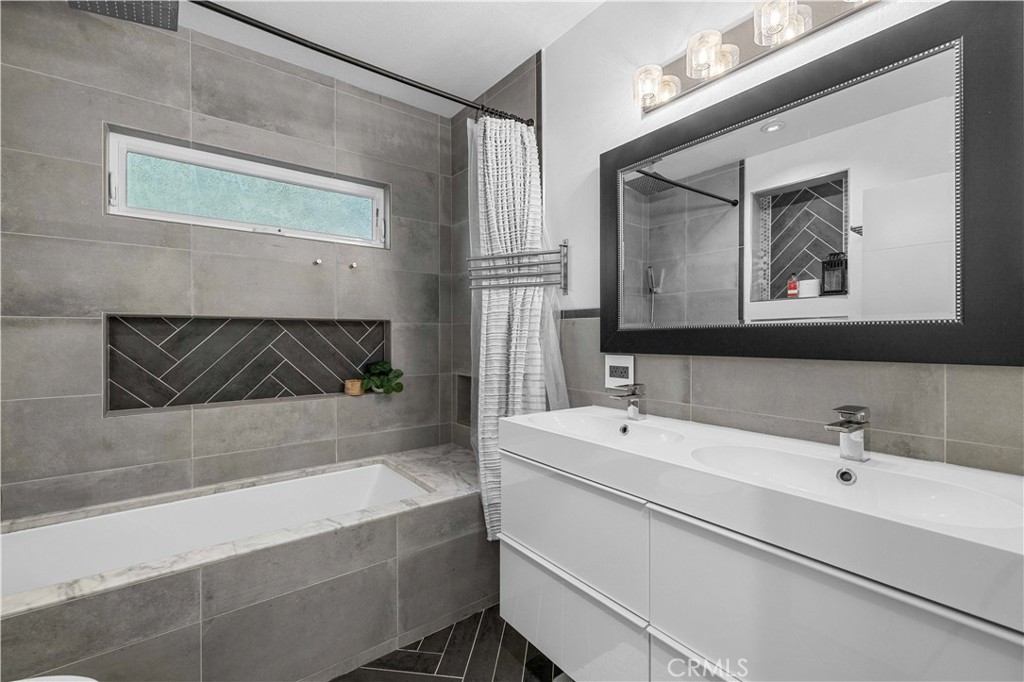 3843 Marber Property Photo 17