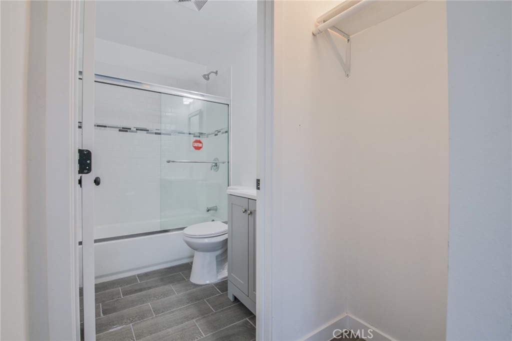 1831 W 152nd Property Photo 12