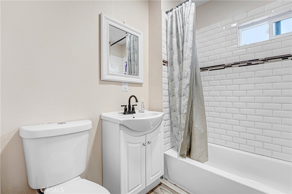 1782 W 36th Pl Property Photo 8