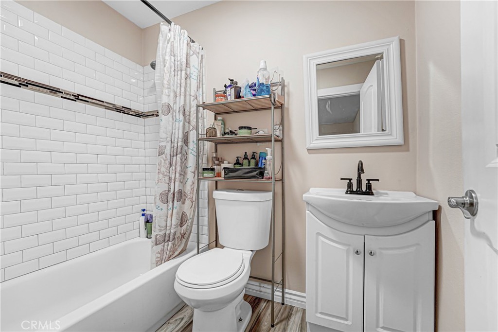 1782 W 36th Pl Property Photo 9