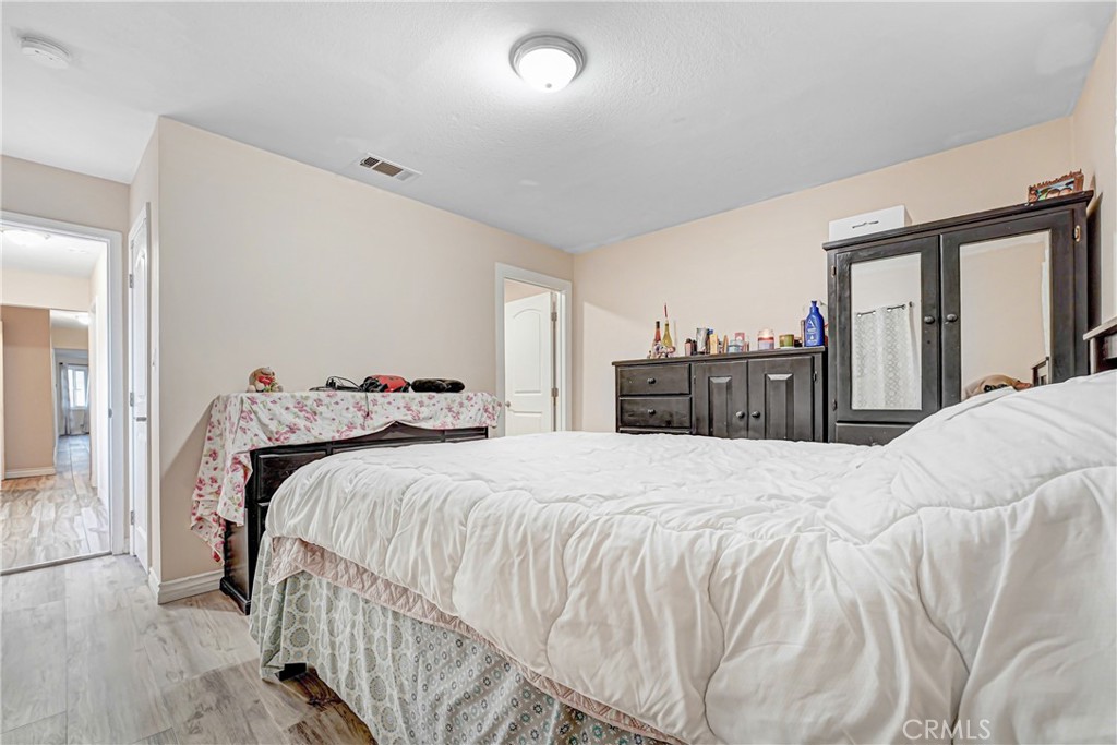 1782 W 36th Pl Property Photo 17