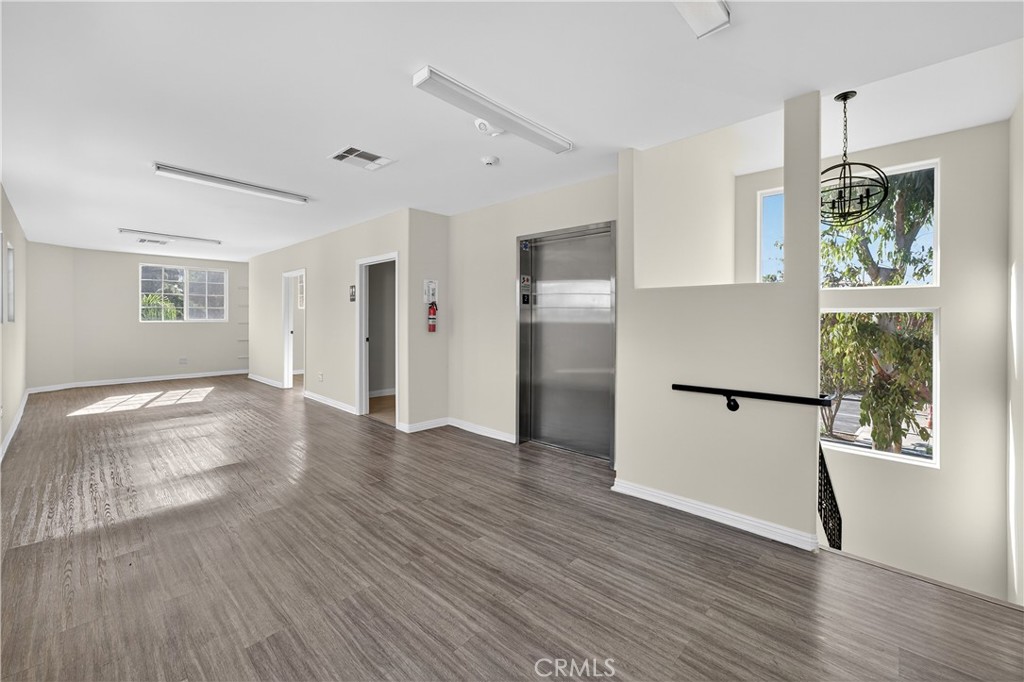 447 N Prairie Avenue Property Photo 12