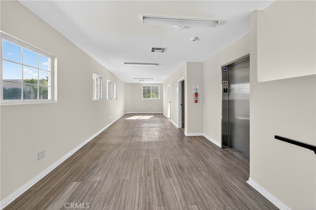 447 N Prairie Avenue Property Photo 13