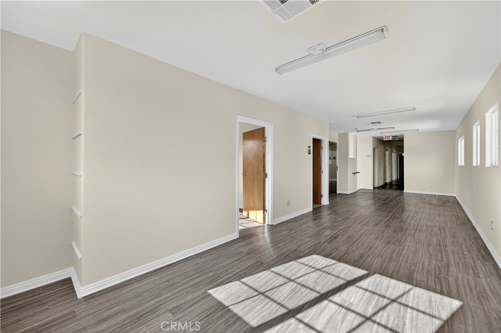 447 N Prairie Avenue Property Photo 14
