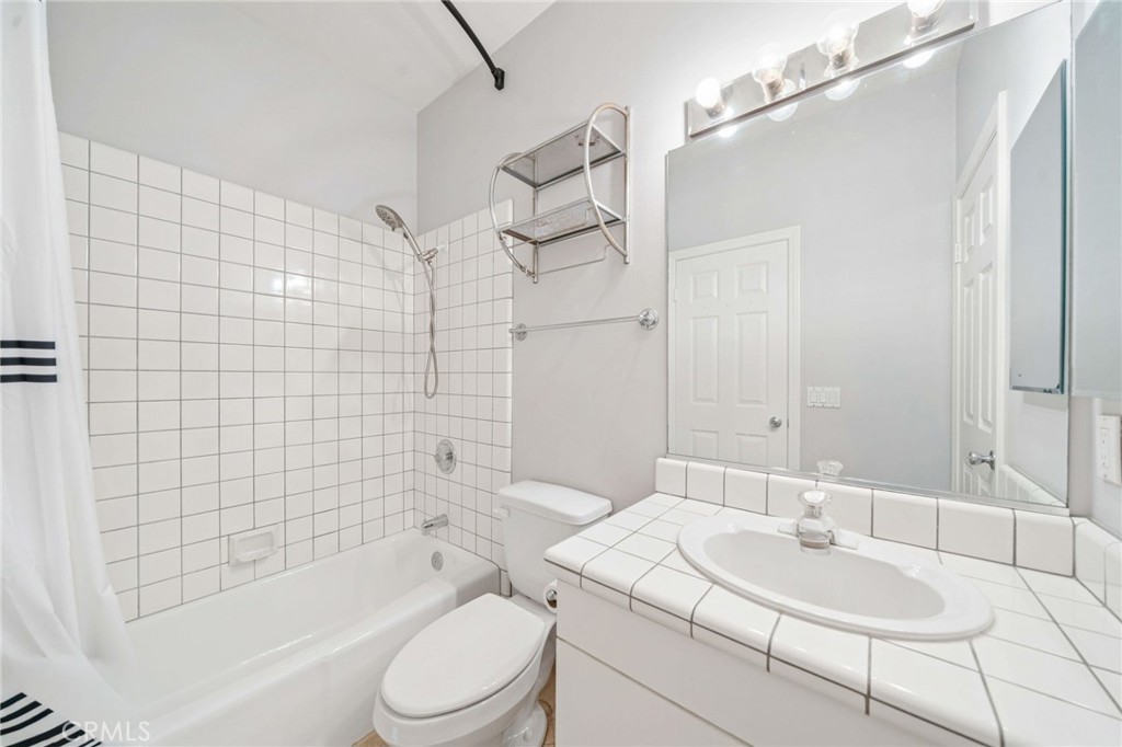 954 Law Property Photo 19