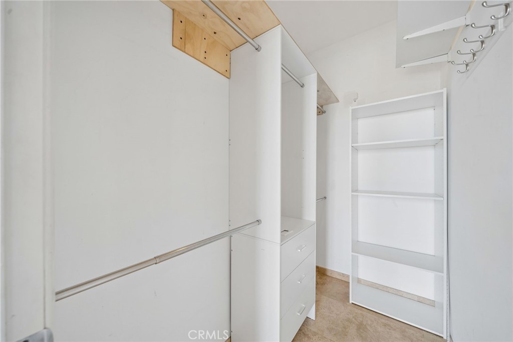 954 Law Property Photo 23