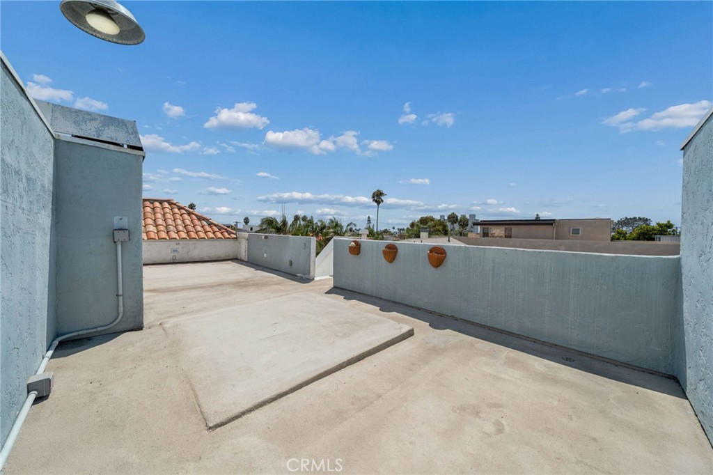 954 Law Property Photo 32