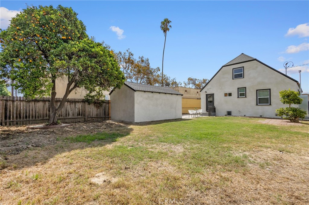 1707 W 65th Place Property Photo 23