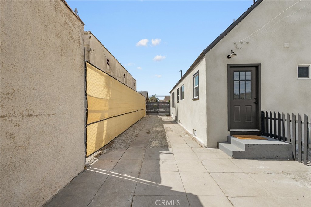 1707 W 65th Place Property Photo 27