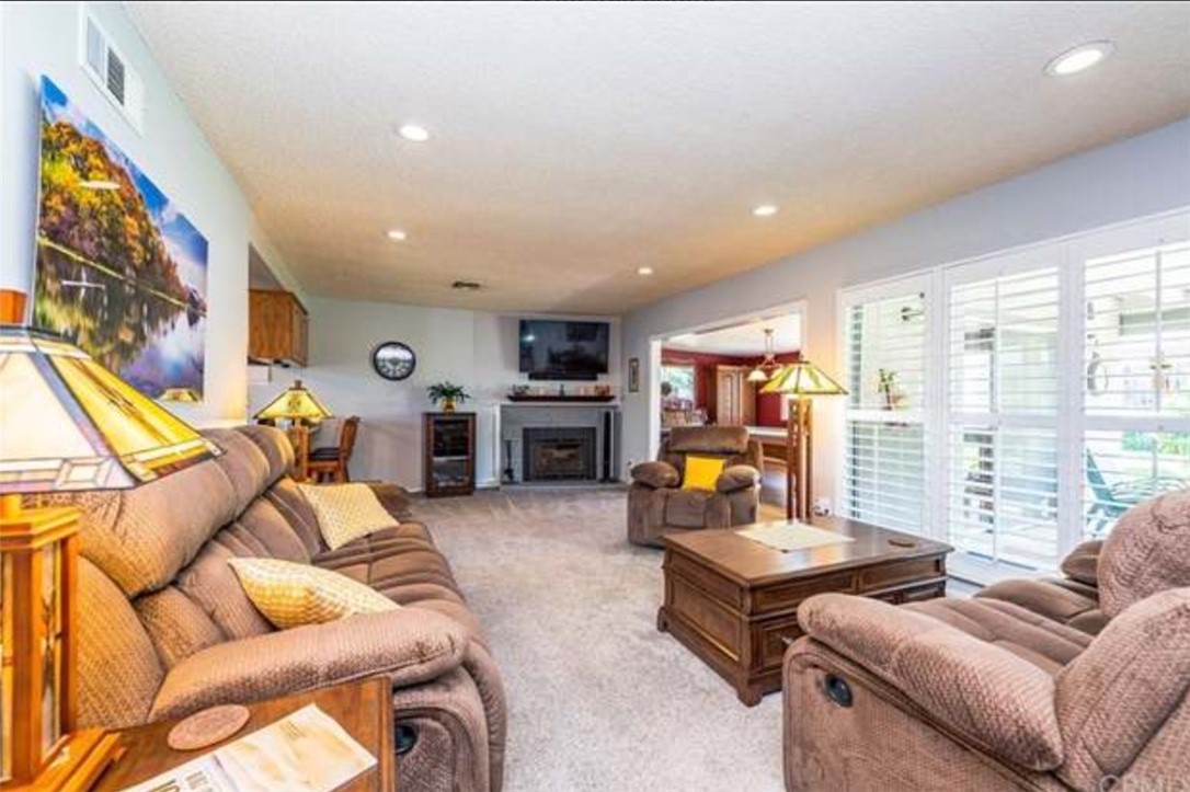 2390 Gloucester Property Photo 4