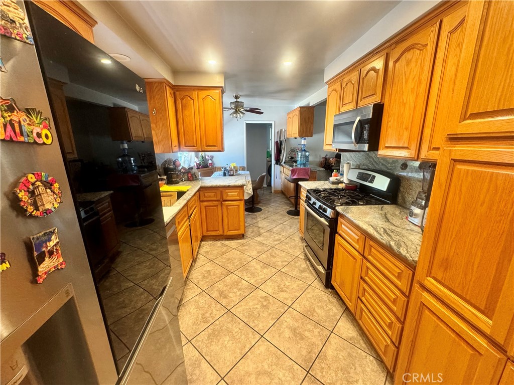 2390 Gloucester Property Photo 9