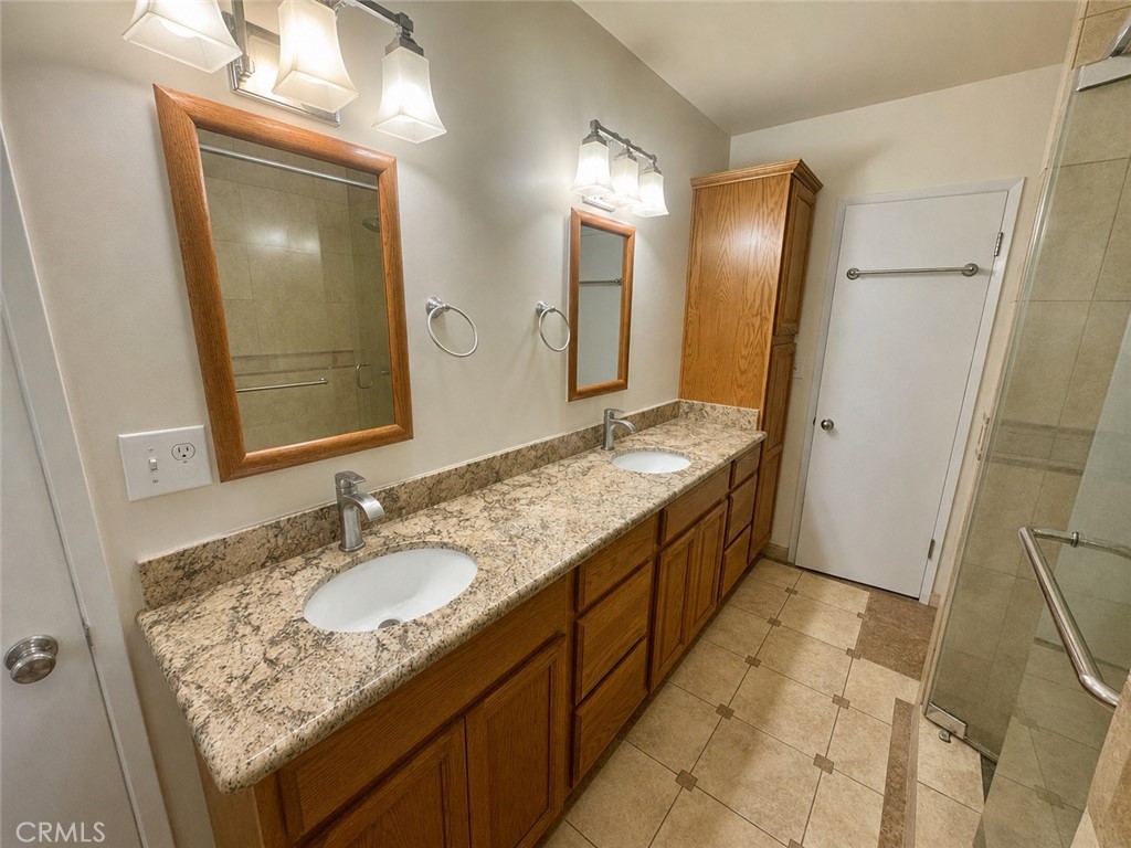 2390 Gloucester Property Photo 14
