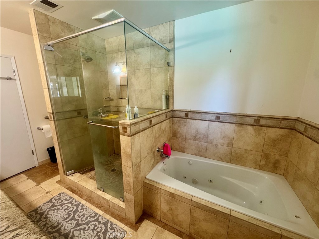 2390 Gloucester Property Photo 16