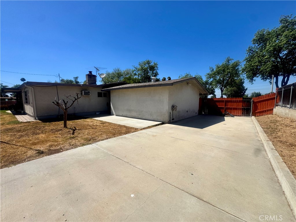 2390 Gloucester Property Photo 33